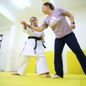 tup bebekle gelen sampiyon karateci 5VuuJsOX