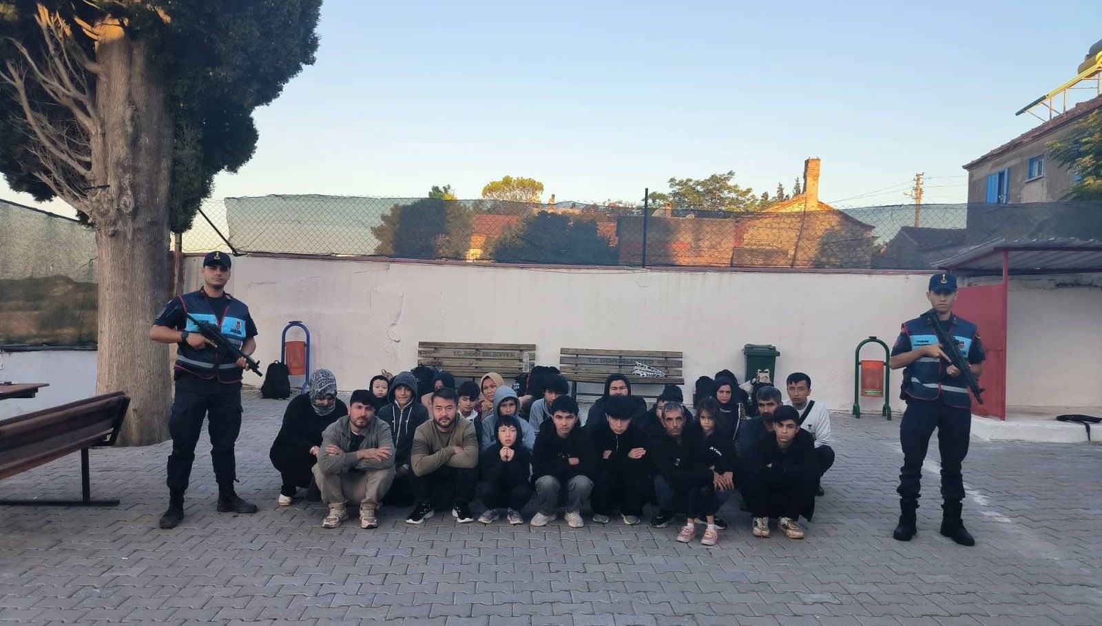 aydinda 23 duzensiz gocmen yakalandi 2QF9pQc2