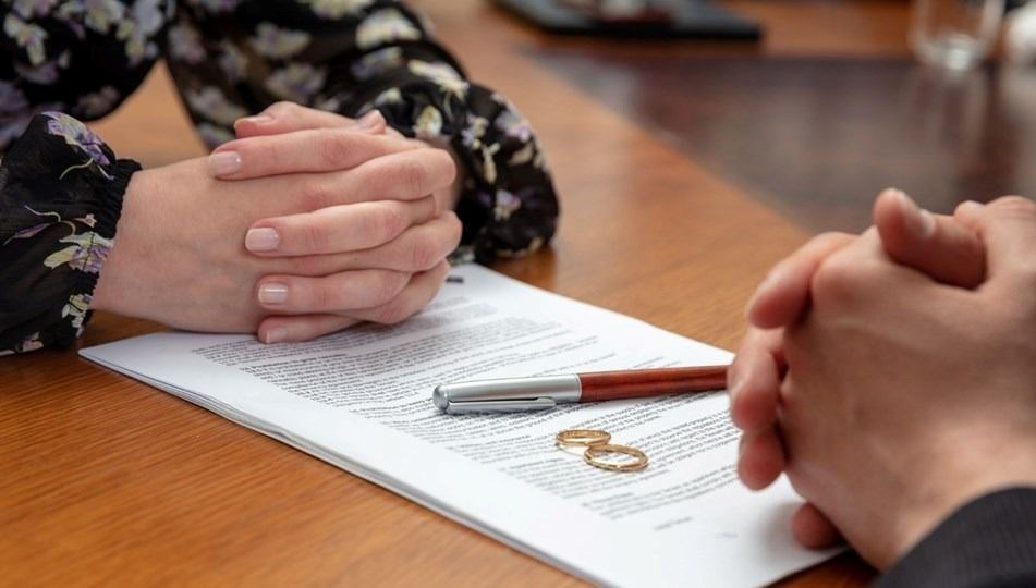 bosanan kadinlar icin 300 gun yasagi kalkti mi aymden kritik karar fFsi2lct