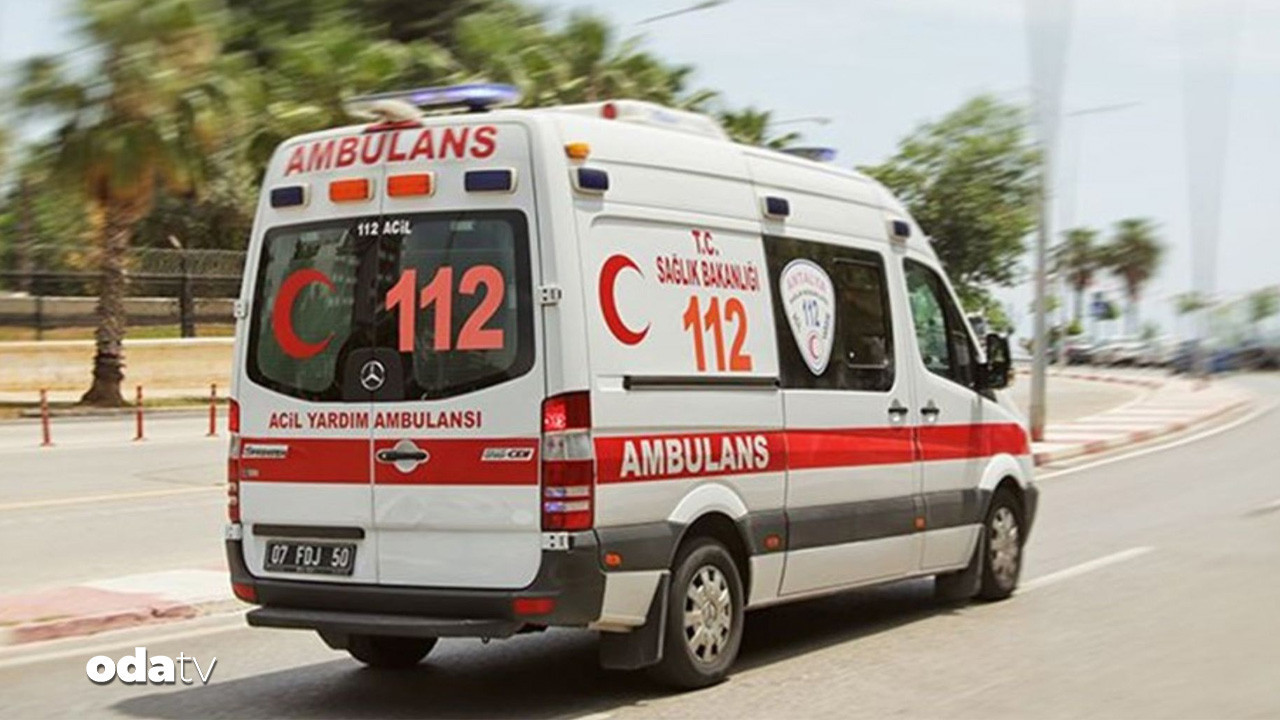 aksarayda hasta tasiyan ambulans sarampole yuvarlandi 5PgkmH9D.jpg