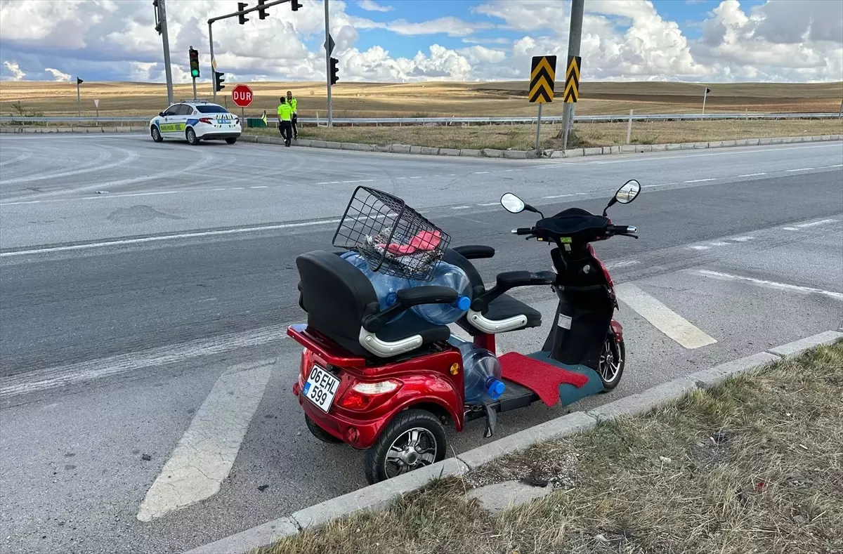 alacada taksi ile motosiklet carpisti 8YX1Axpa