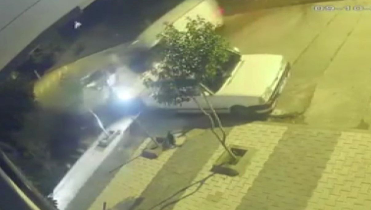 arnavutkoyde faciadan donuldu freni patlayan arac cocuklarin arasina daldi pM2gRY5h