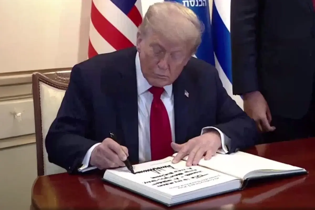 trump israil meclisinde deftere bu yeni bir baslangic notunu dustu fEE1hZ9n.jpg