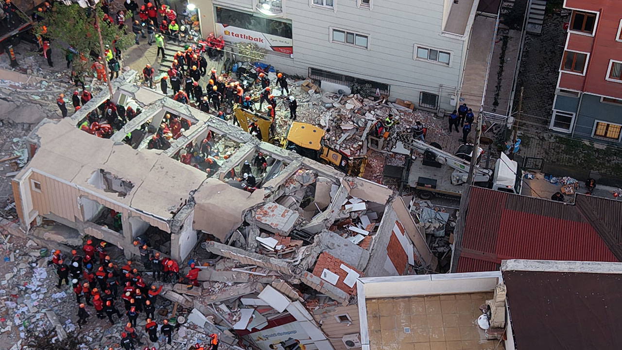 29 ekimde bina cokmustu gebzede coken binada ailesini kaybeden dilaraya aci haber bugun verildi SrMxAMsg.jpg