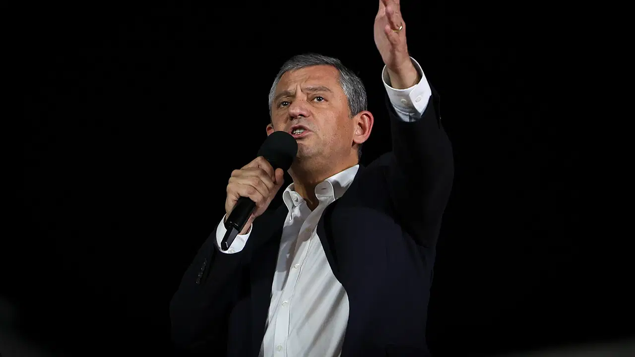 akin gurleke sure vermisti ozgur ozelden bu aksam icin saatli cagri miZK16Y1.jpg