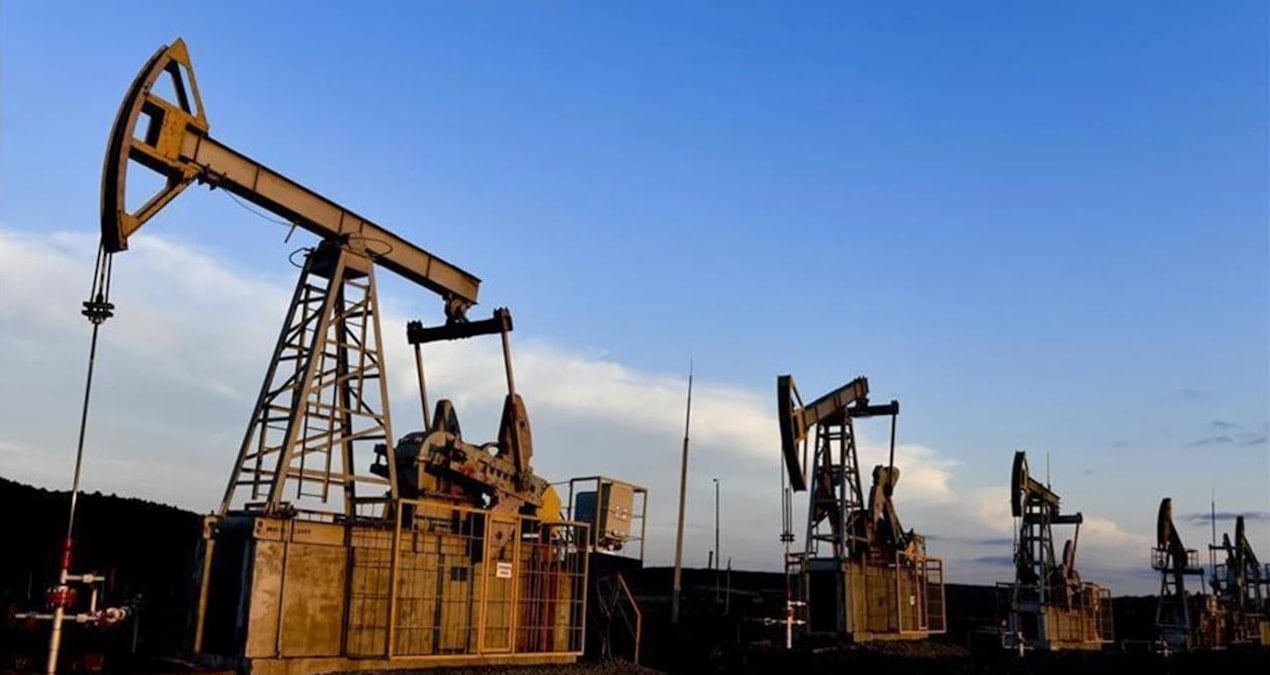 artik kendi kendimize yetiyoruz dediler benzini mazotu ithal etmeyi biraktilar UBAN9znx.jpg