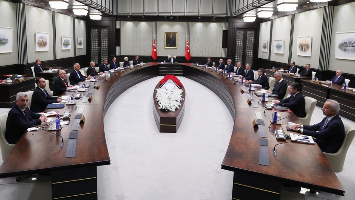 kabine toplaniyor onemli konular masada olacak sqRDDaHO.jpg