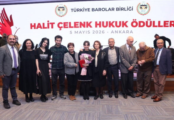 halit-celenk-hukuk-odulleri-sahiplerini-buldu-zGzBfWHA