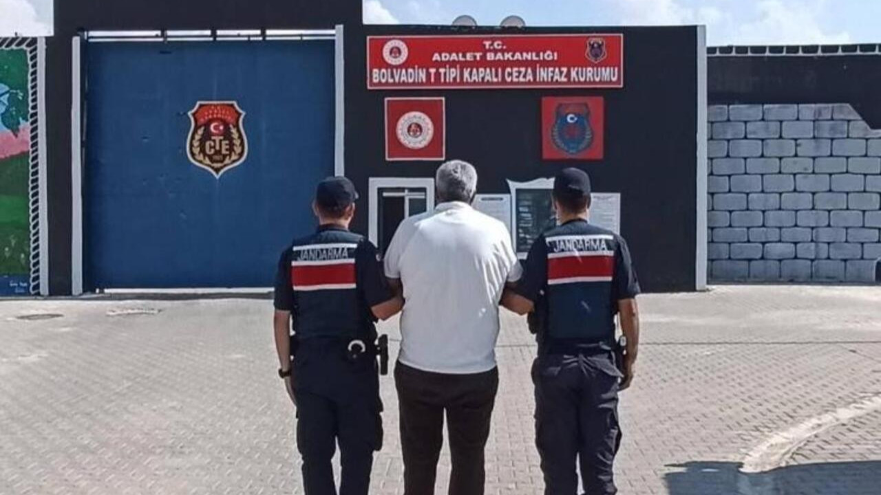 20 yil 4 ay hapis cezasiyla araniyordu jandarmanin takibiyle yakalandi 2h7VO386